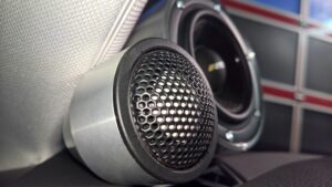 auto-hifi-lautsprecher-714-1600-1000-80 High End Lautsprecher im Auto - 3-Wege-System - hfb.audio
