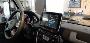 Alpine Navigationsradio in einem Mercedes