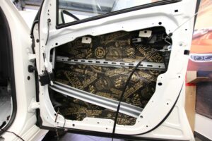 10_Mercede_GLE_V167_Tuerdaemmung_vorne Mercedes GLE V167 Türdämmung vorne
